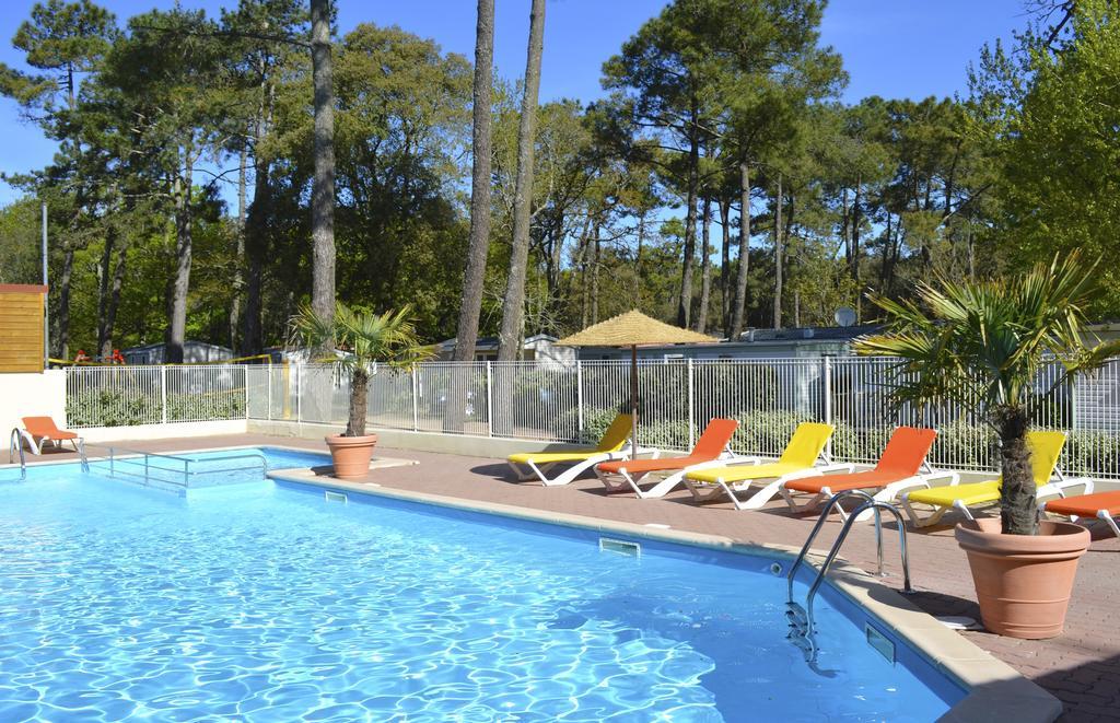 Camping Le Clos Des Pins Лонжевиль-сюр-Мер Экстерьер фото