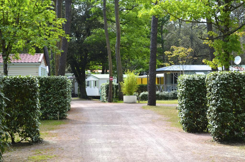 Camping Le Clos Des Pins Лонжевиль-сюр-Мер Экстерьер фото